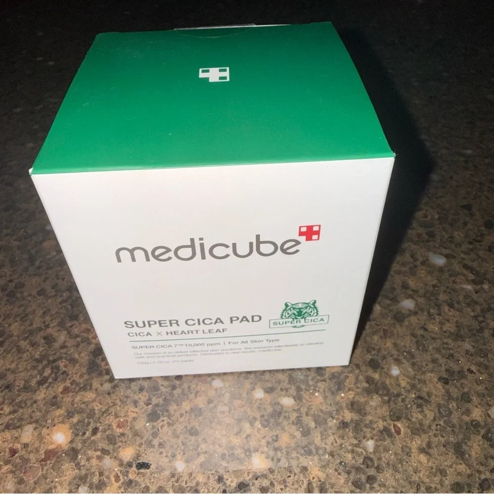 NEW Medicube Super Cica Facial Toner Pad - Soothing Treatment - Korean Skincare